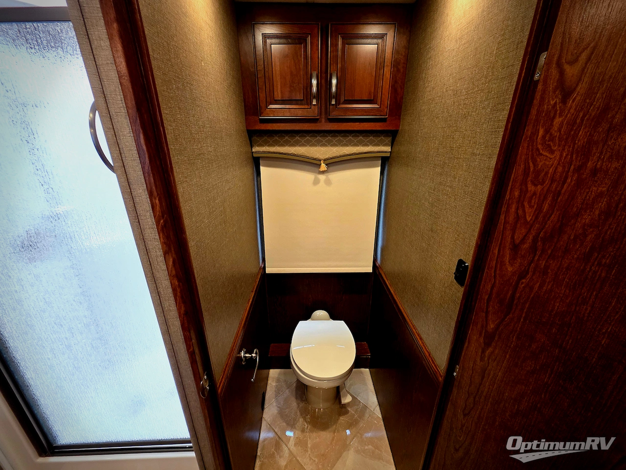 2016 Forest River Berkshire XL 40A Photo 14