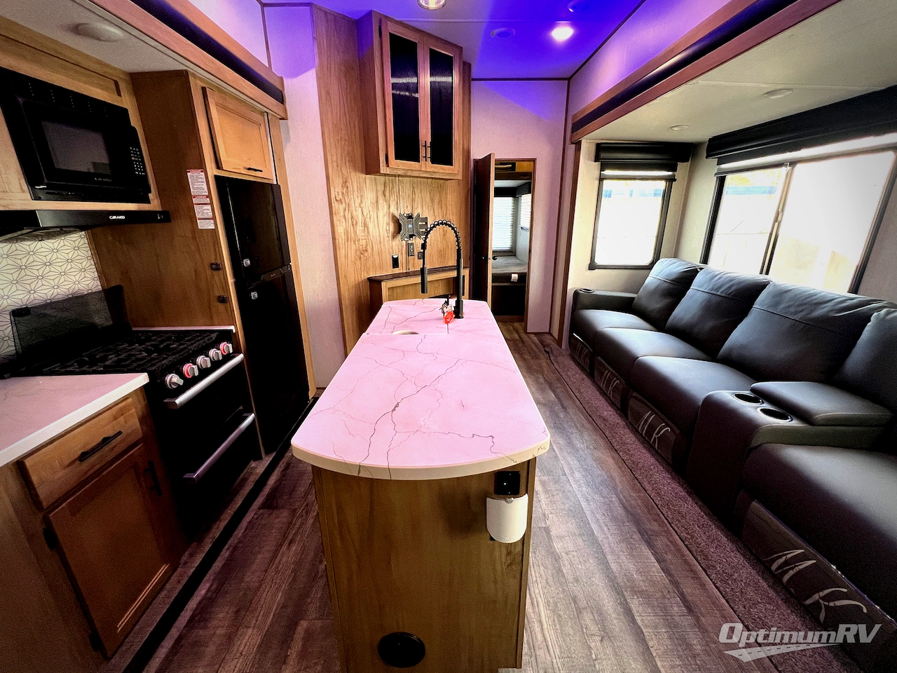 2023 Forest River Cherokee Arctic Wolf Suite 3770 Photo 4