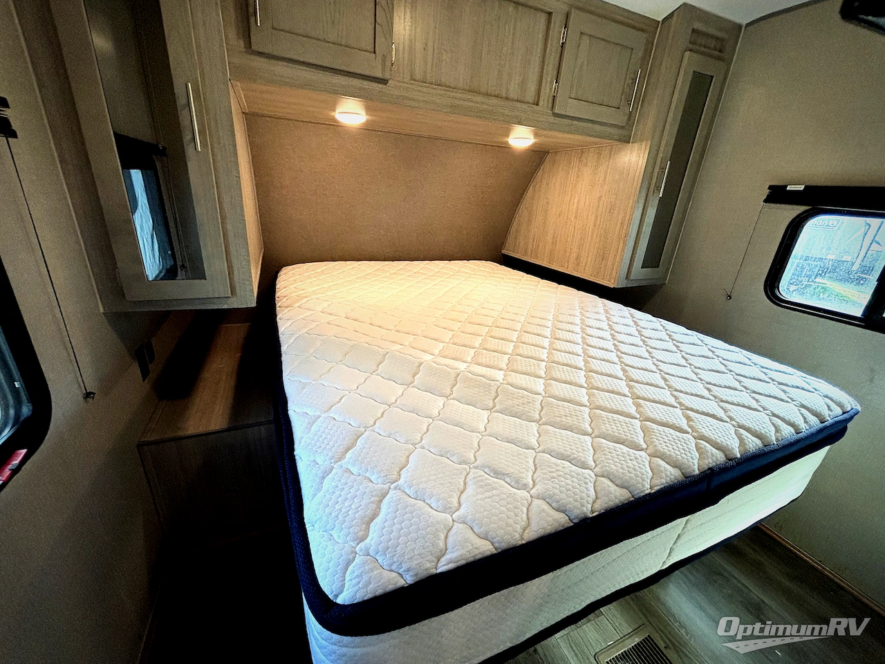 2022 Coachmen Catalina Legacy 303QBCK Photo 7