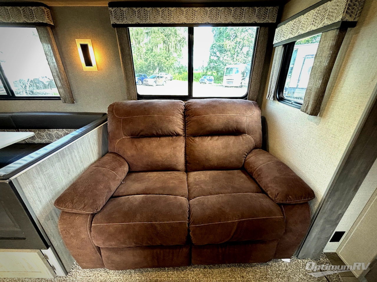 2022 Coachmen Catalina Legacy 303QBCK Photo 9