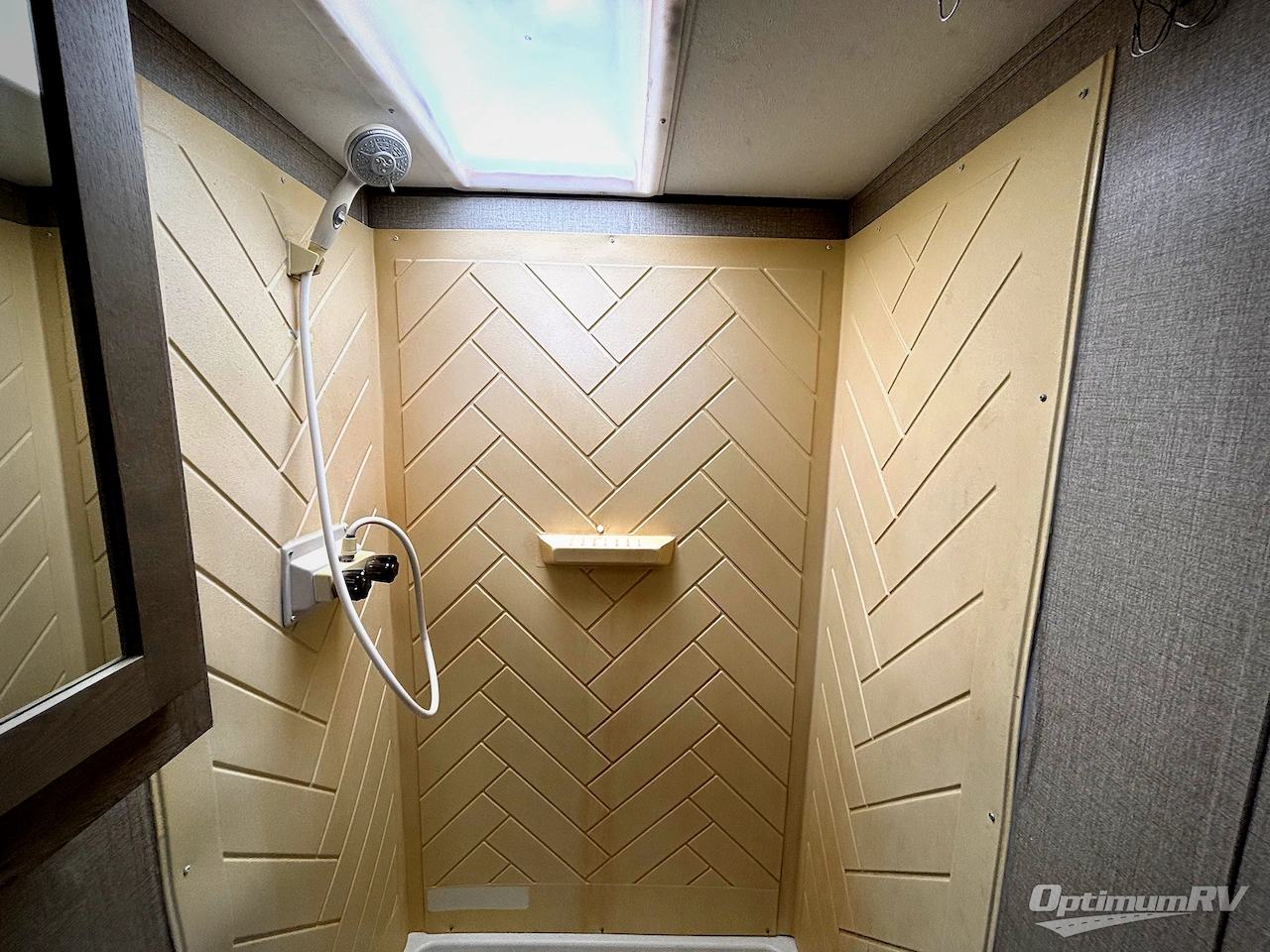 2022 Coachmen Catalina Legacy 303QBCK Photo 15