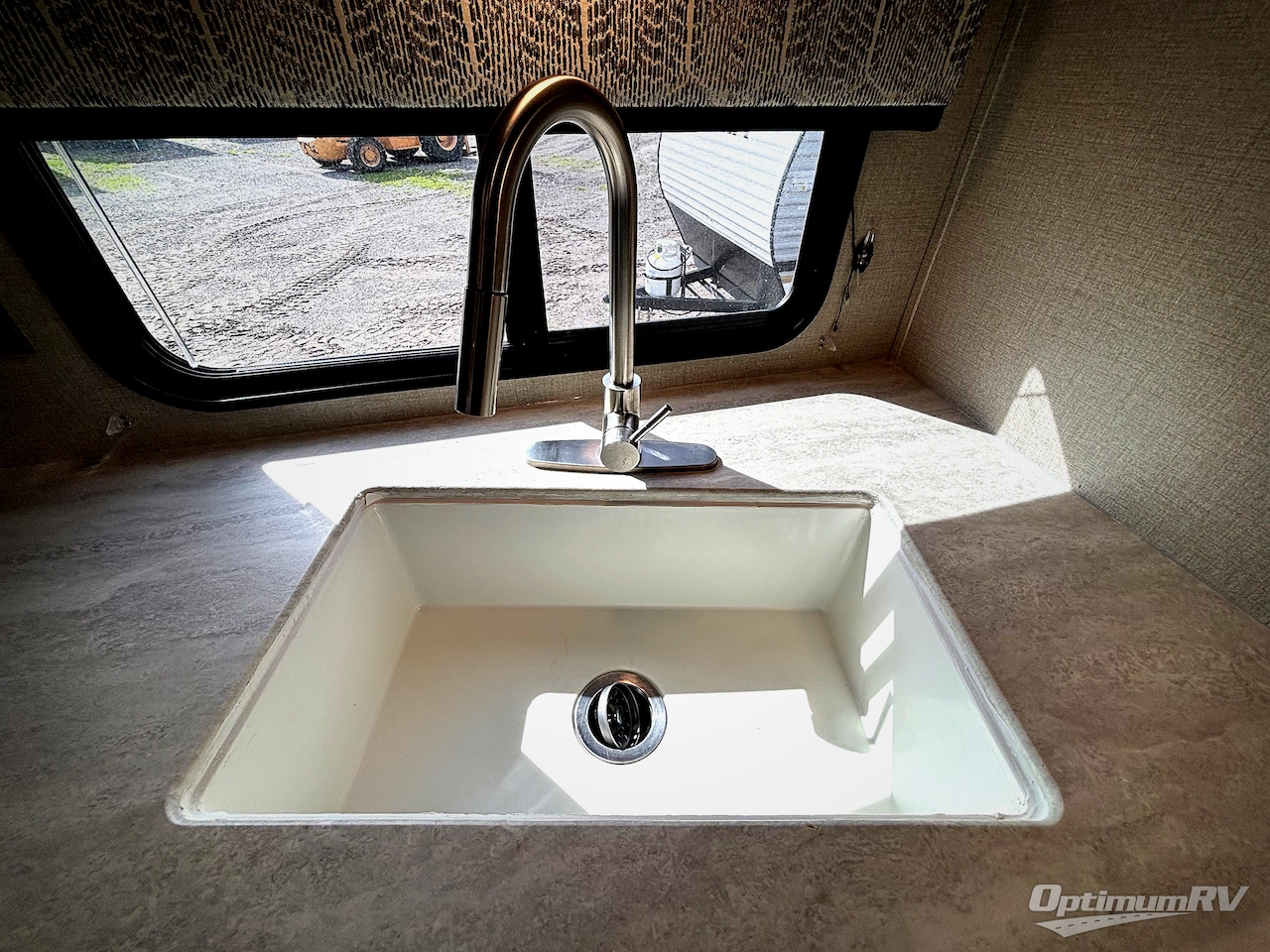 2022 Coachmen Catalina Legacy 303QBCK Photo 16