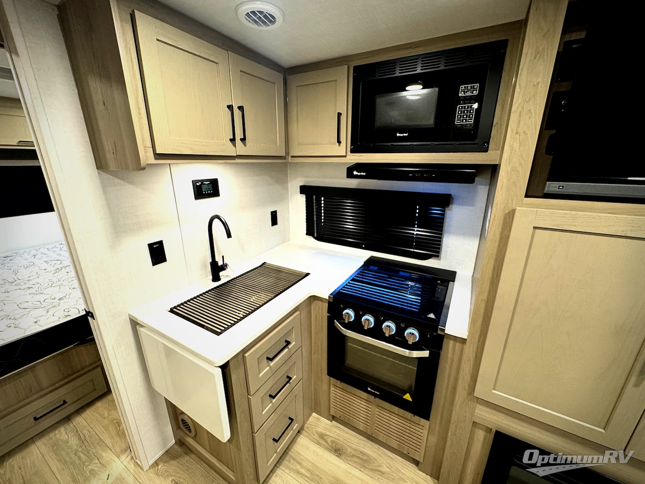 2025 Forest River Rockwood Mini Lite 2511S Photo 13