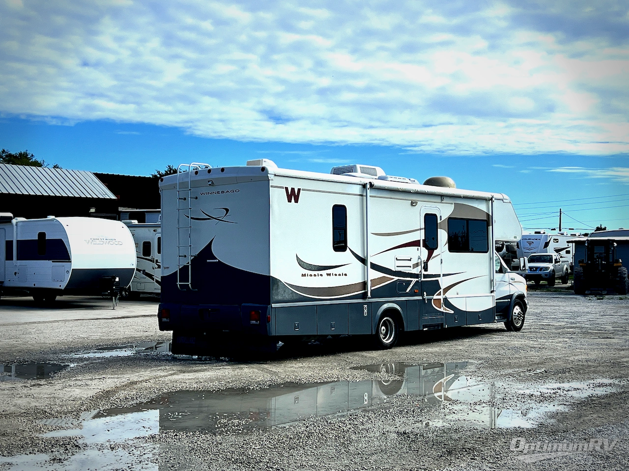 2005 Winnebago Minnie Winnie 30V Photo 2
