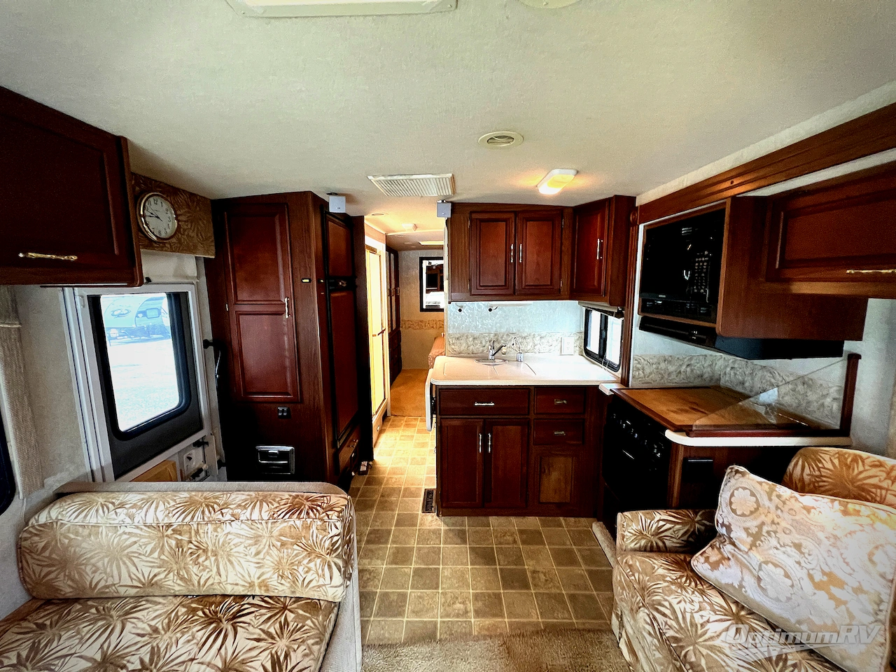 2005 Winnebago Minnie Winnie 30V Photo 4