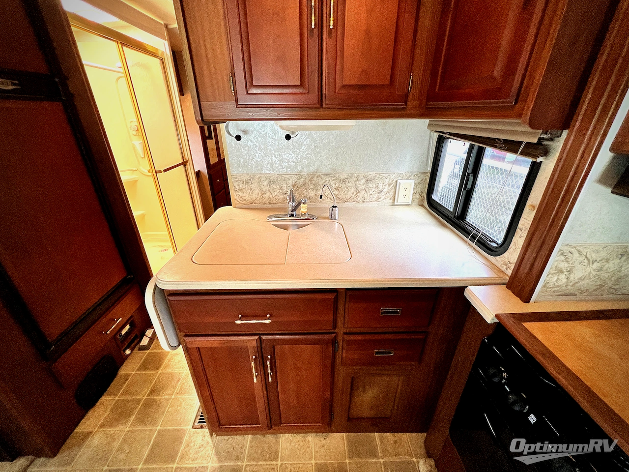 2005 Winnebago Minnie Winnie 30V Photo 9