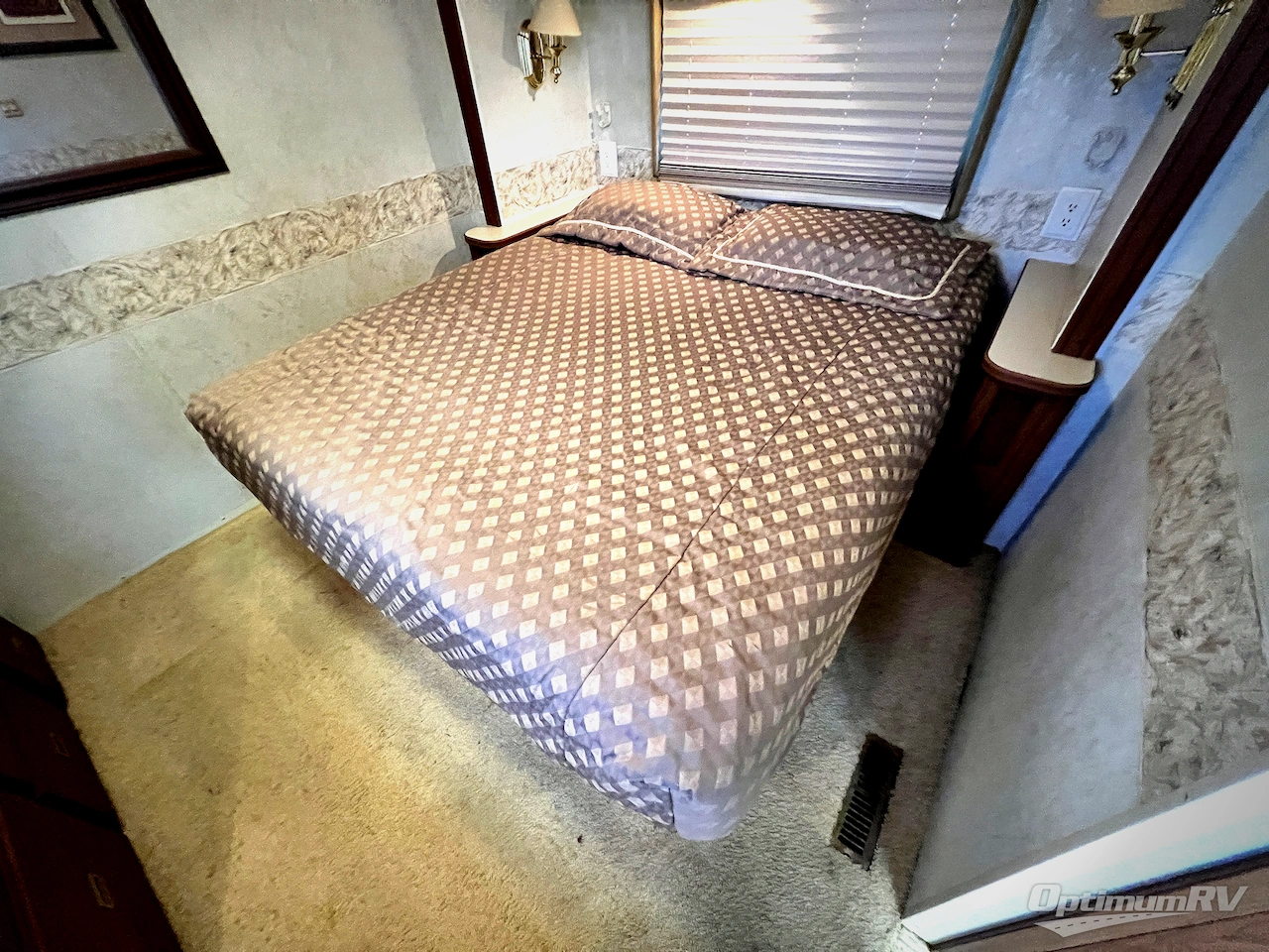 2005 Winnebago Minnie Winnie 30V Photo 18