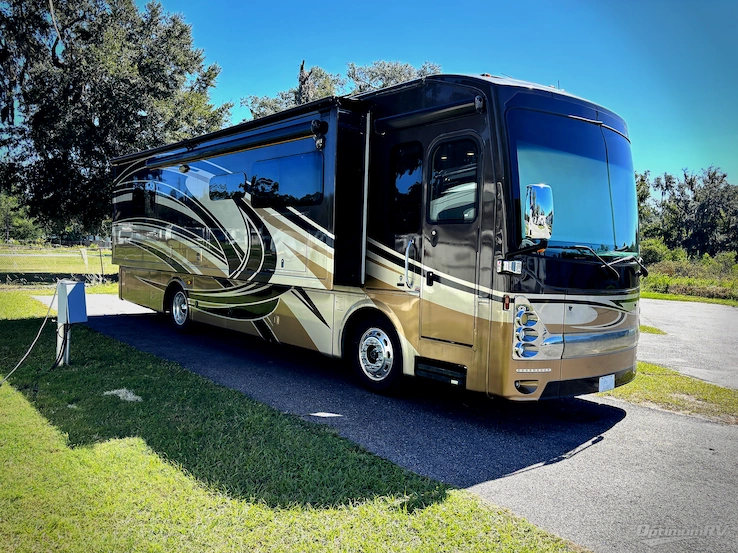 2014 Thor Tuscany XTE 34ST RV Photo 1