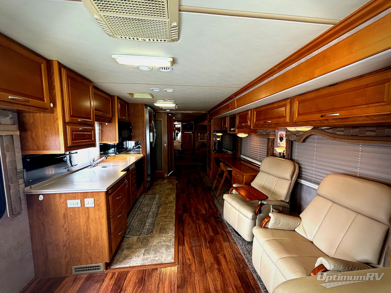 2006 Fleetwood Discovery 39V Photo 4