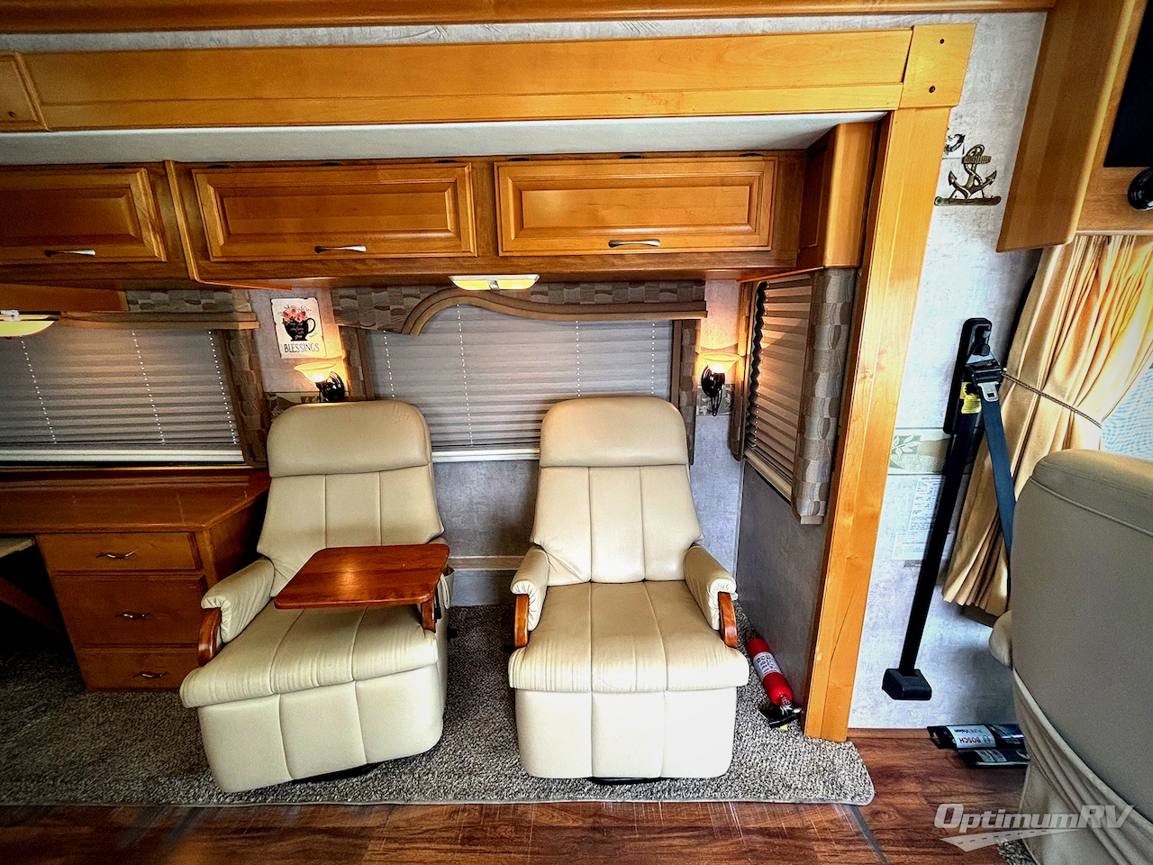 2006 Fleetwood Discovery 39V Photo 6