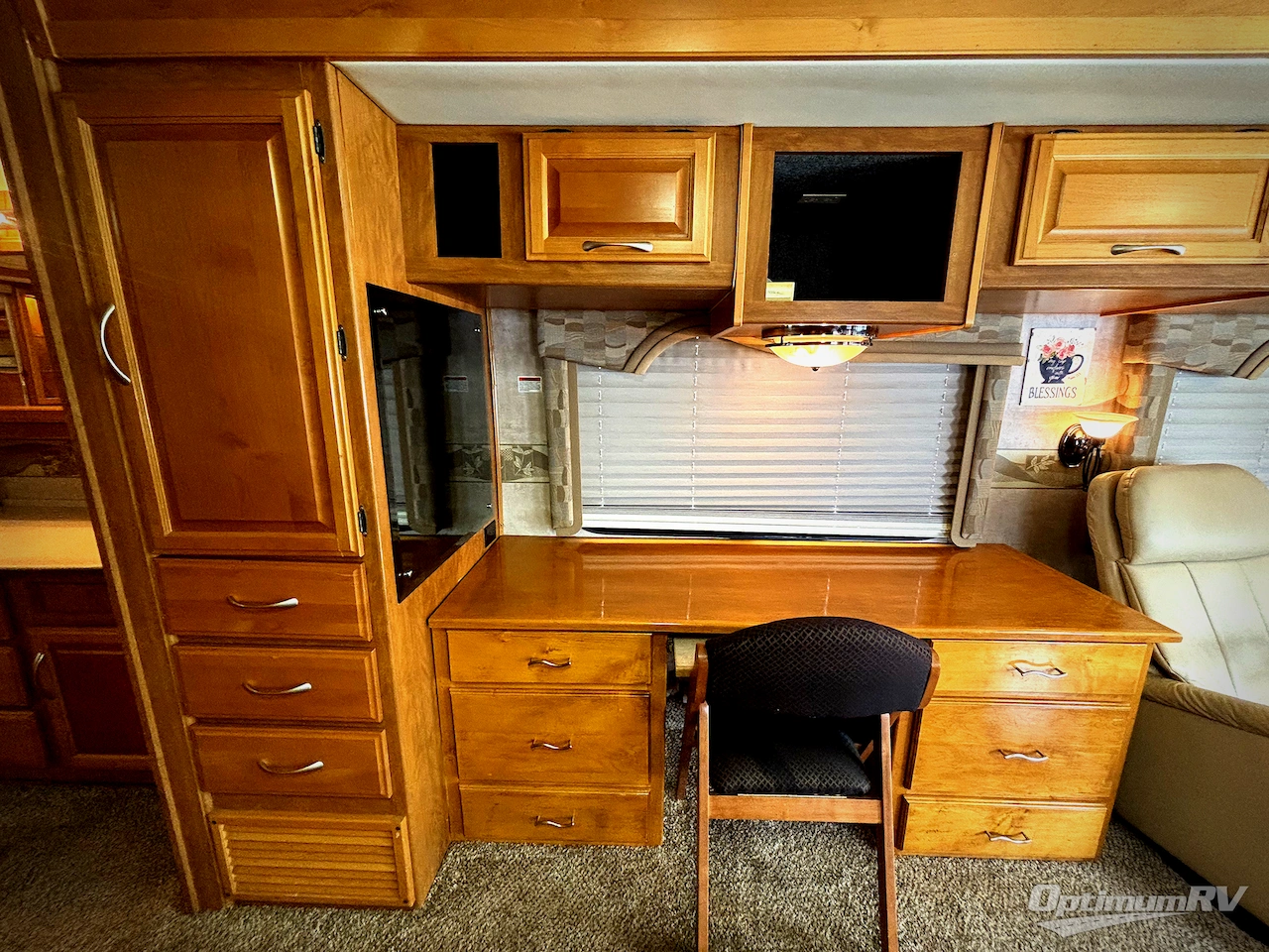 2006 Fleetwood Discovery 39V Photo 7