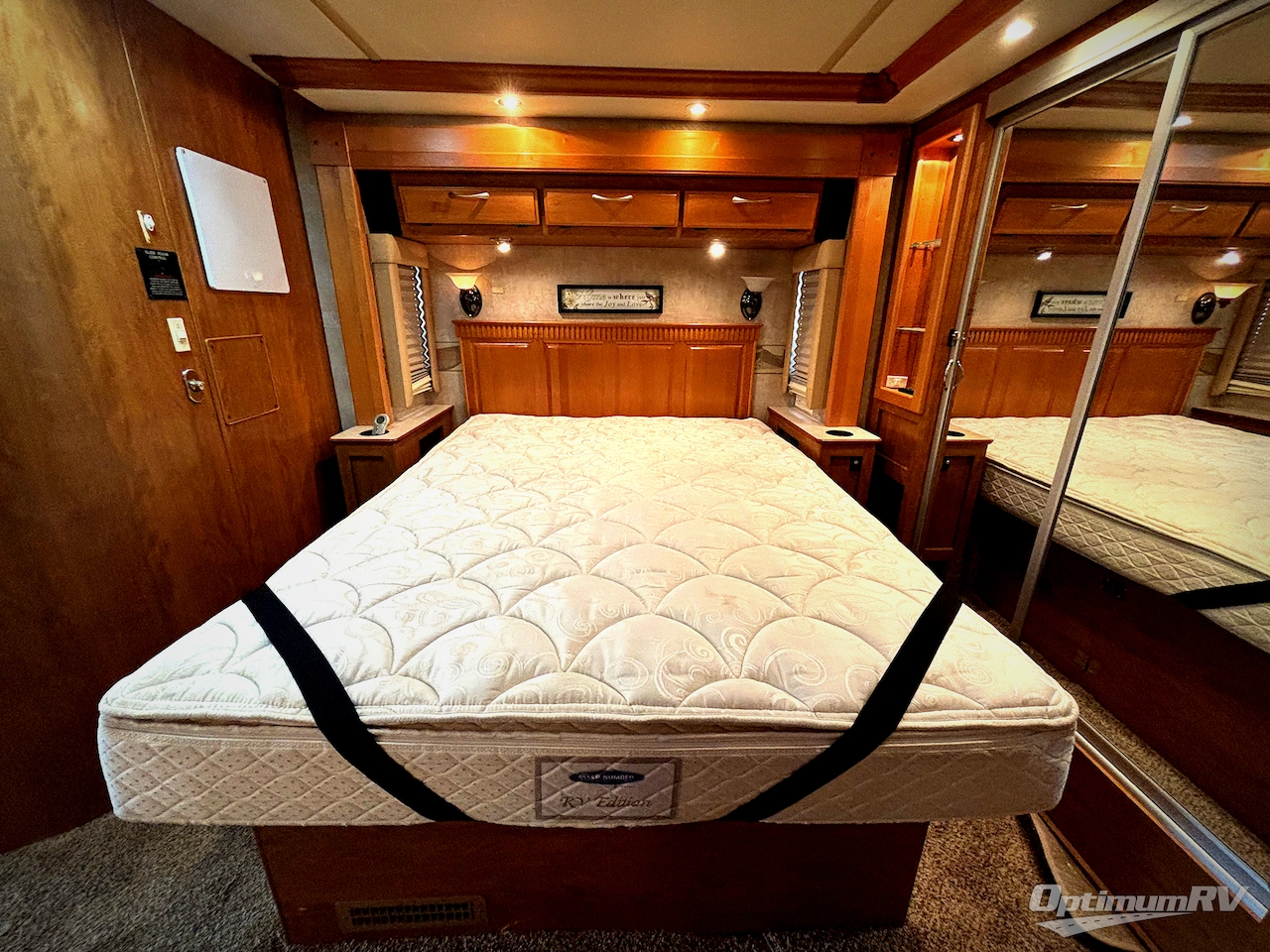 2006 Fleetwood Discovery 39V Photo 12