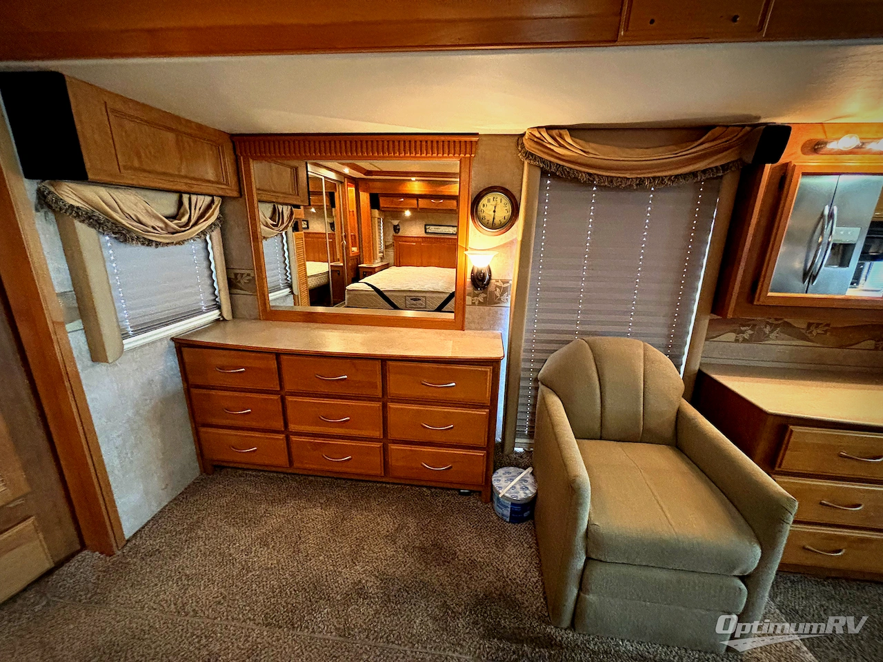 2006 Fleetwood Discovery 39V Photo 13