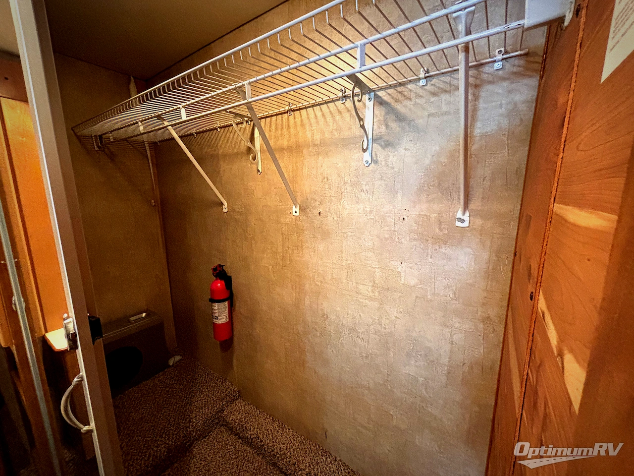 2006 Fleetwood Discovery 39V Photo 15