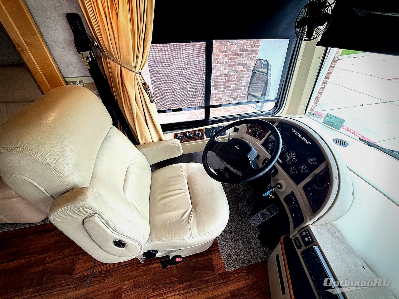 2006 Fleetwood Discovery 39V Photo 17