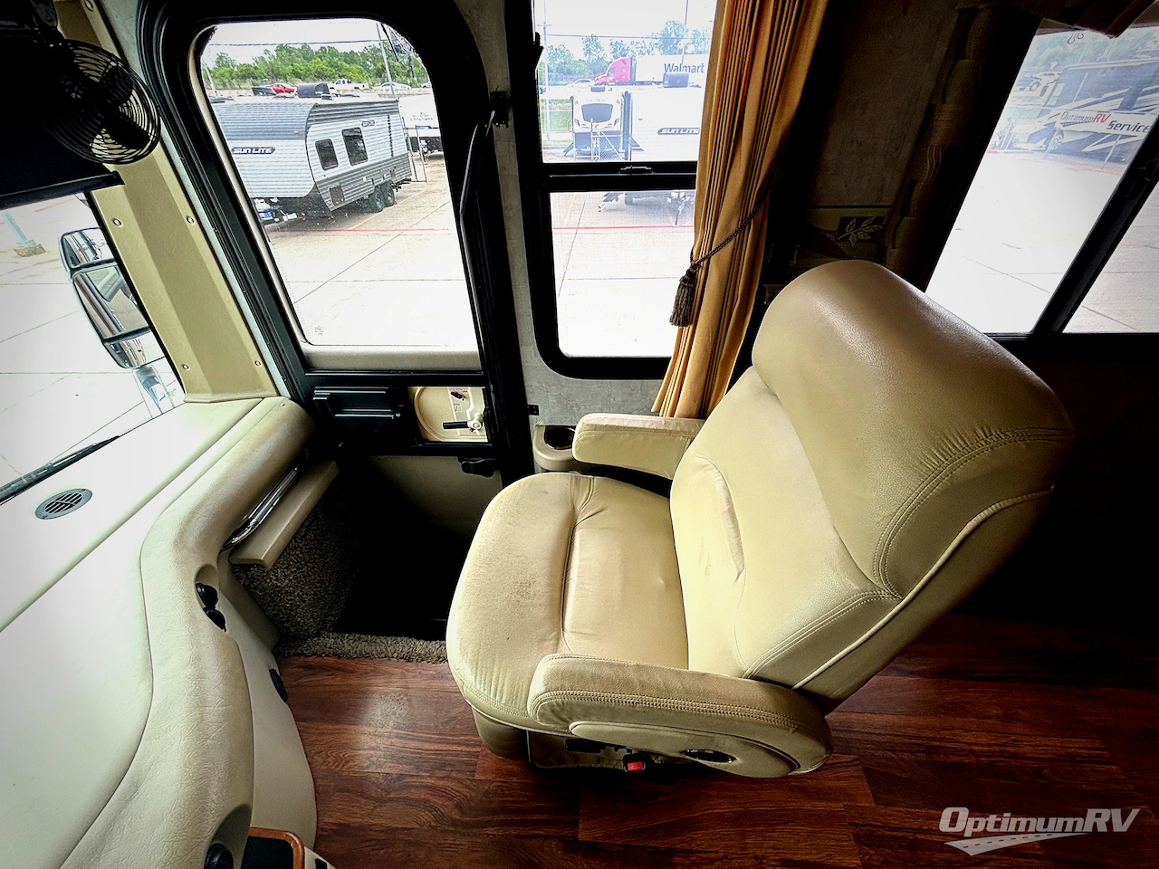 2006 Fleetwood Discovery 39V Photo 18