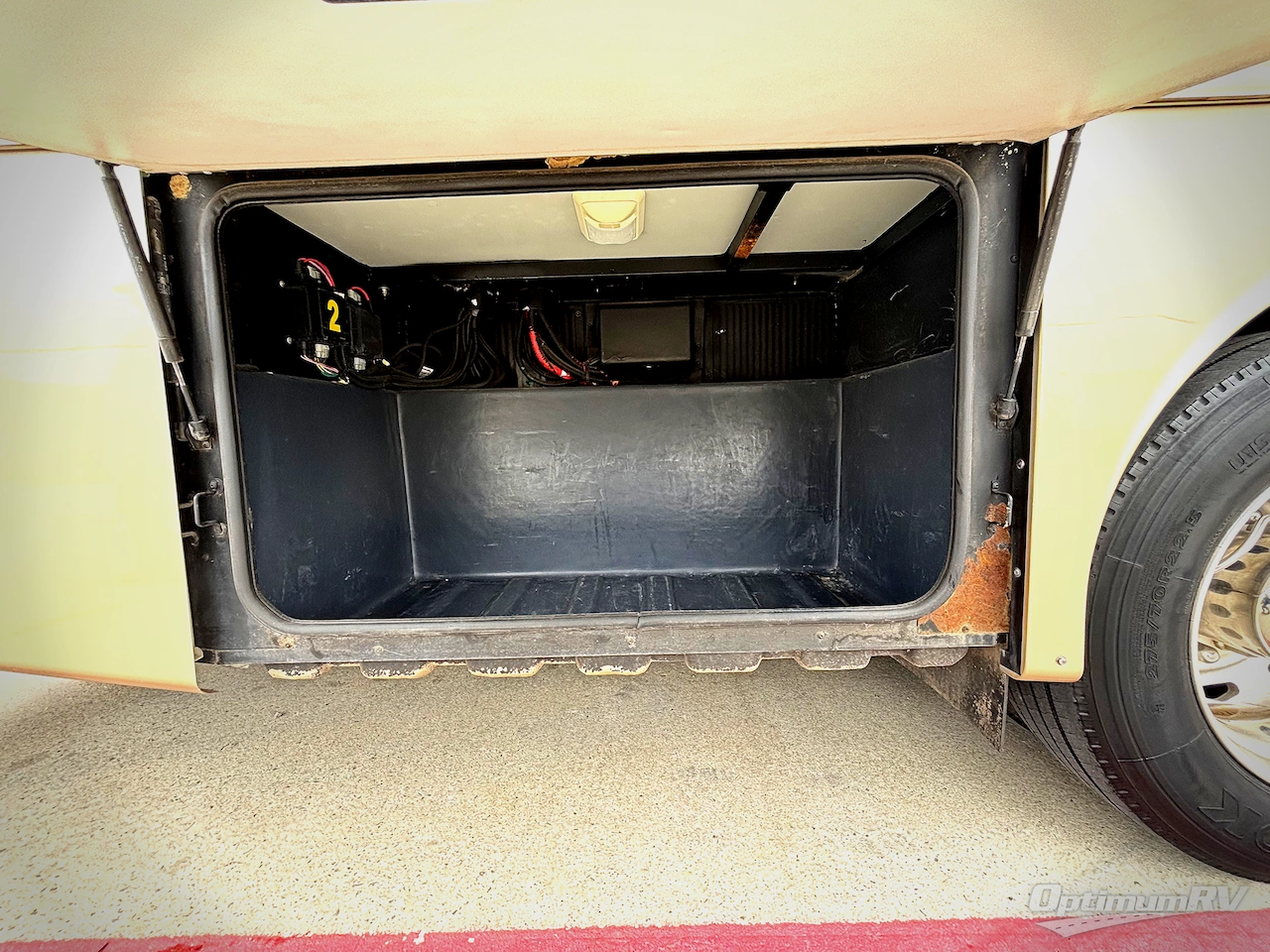 2006 Fleetwood Discovery 39V Photo 19