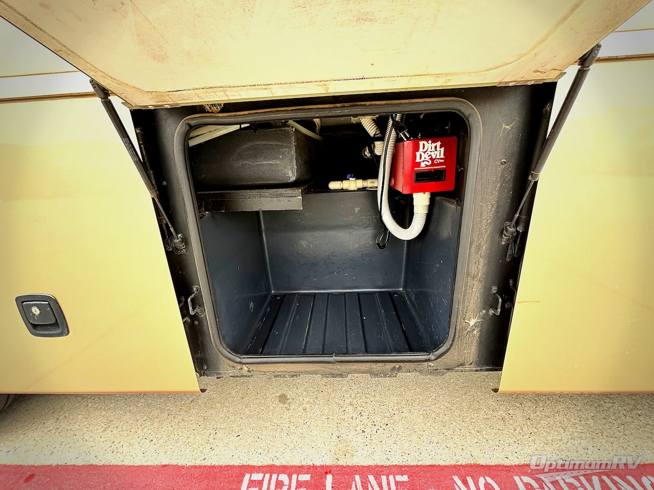 2006 Fleetwood Discovery 39V Photo 21