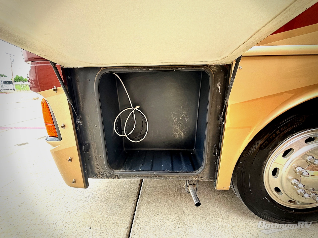 2006 Fleetwood Discovery 39V Photo 24
