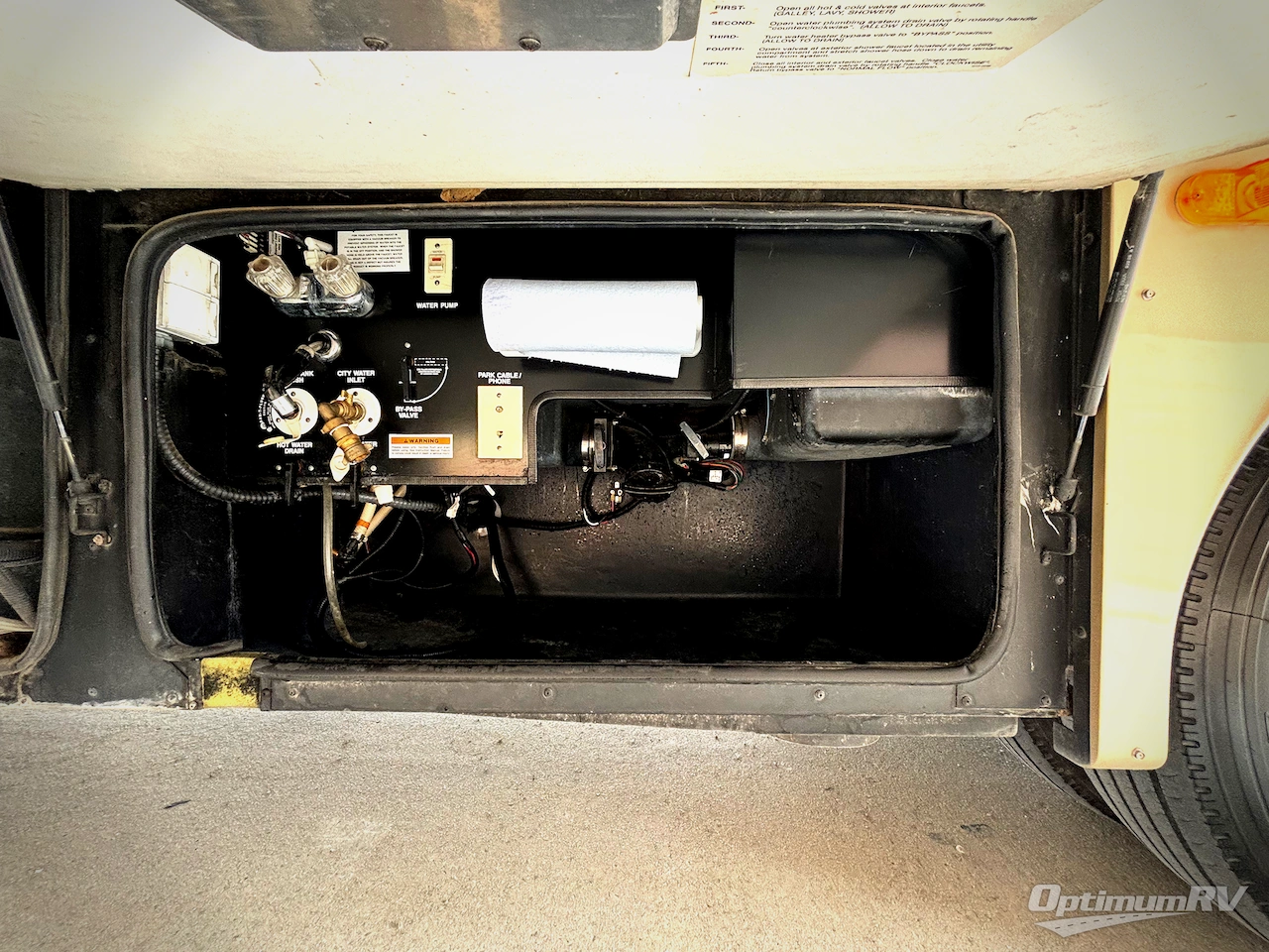 2006 Fleetwood Discovery 39V Photo 27