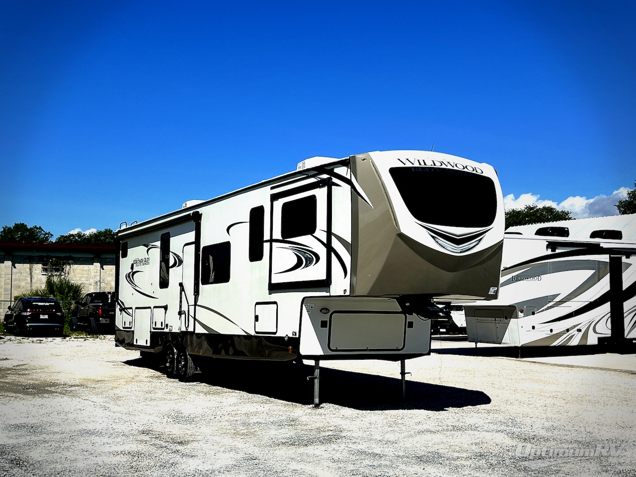 2021 Forest River Wildwood Heritage Glen Elite Series 36FL Photo 1