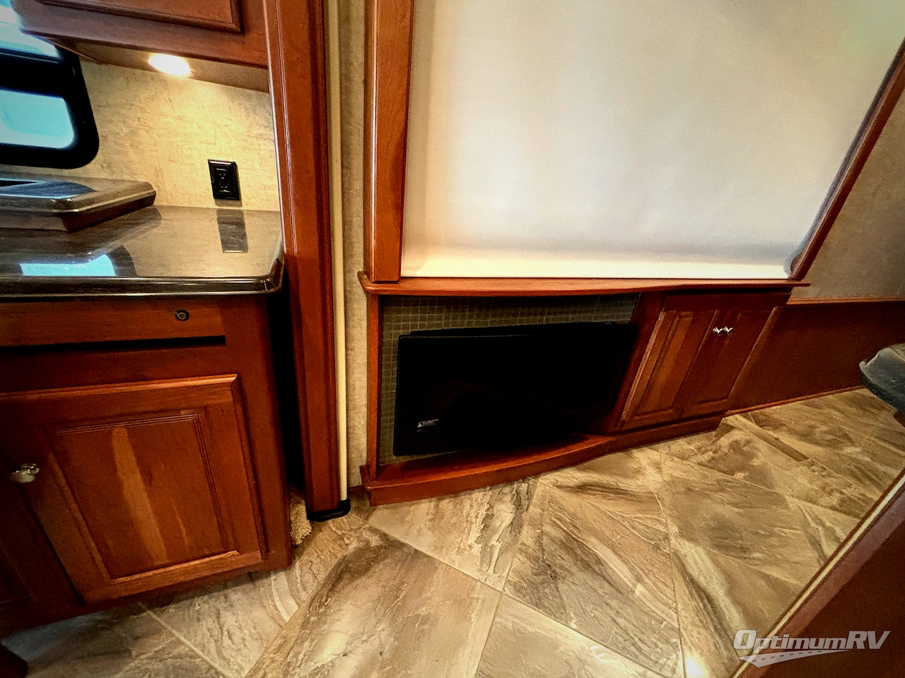 2016 Winnebago Journey 38P Photo 13