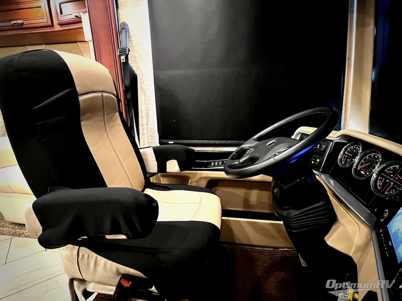 2017 Newmar Ventana LE 4037 Photo 8