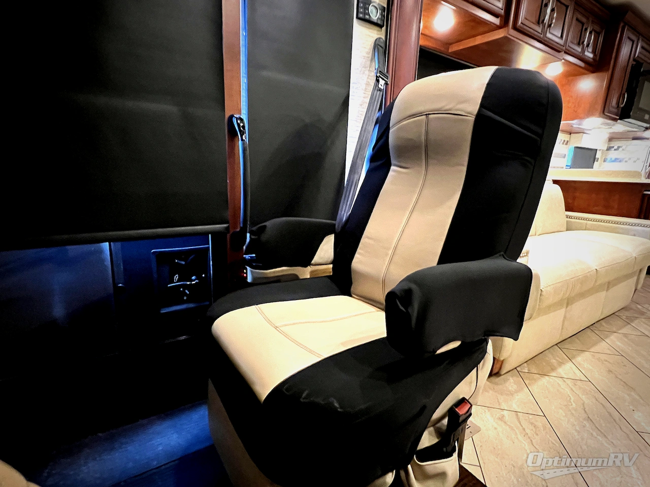 2017 Newmar Ventana LE 4037 Photo 9