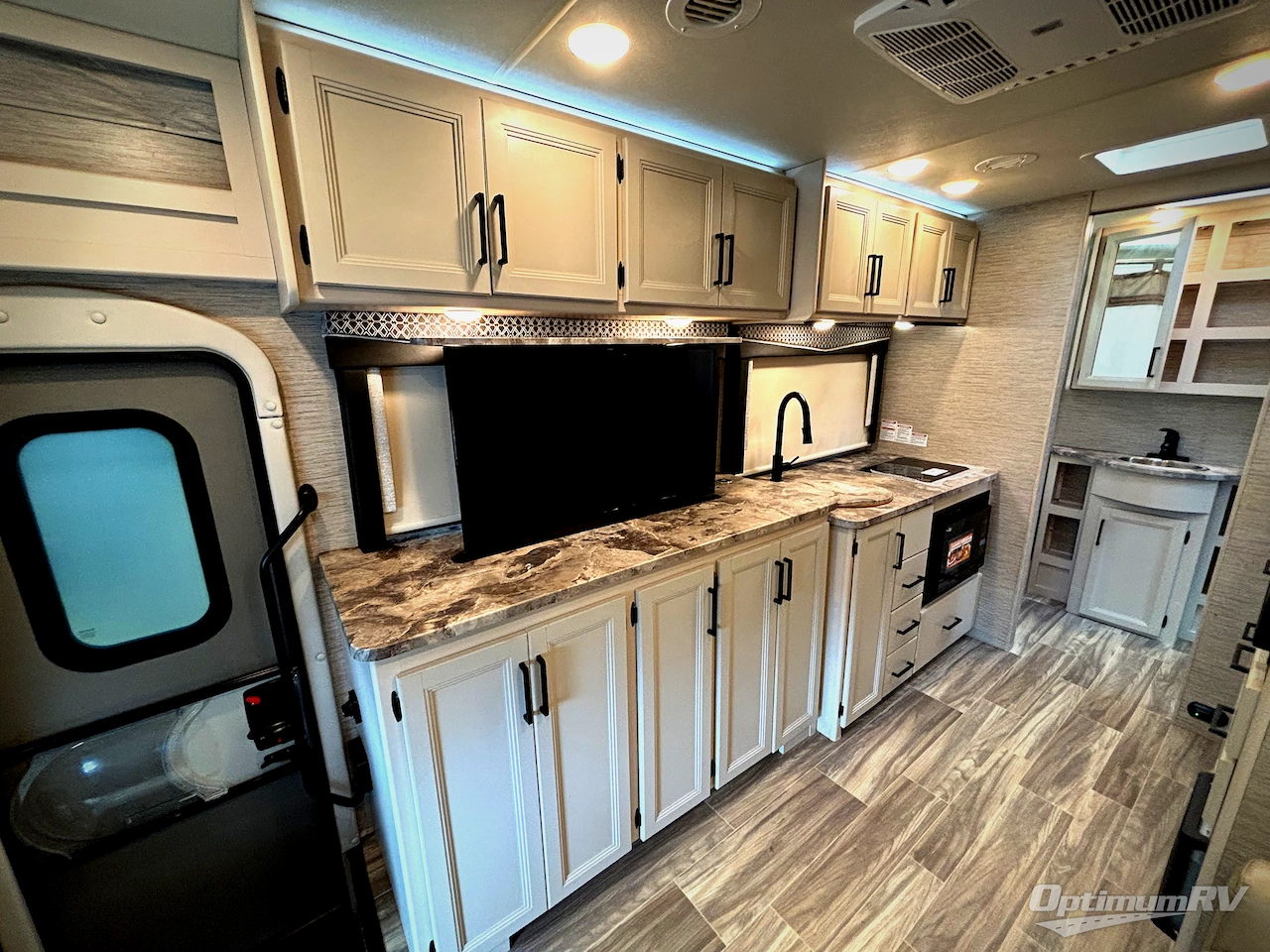 2022 Thor Compass AWD 23TE Photo 11