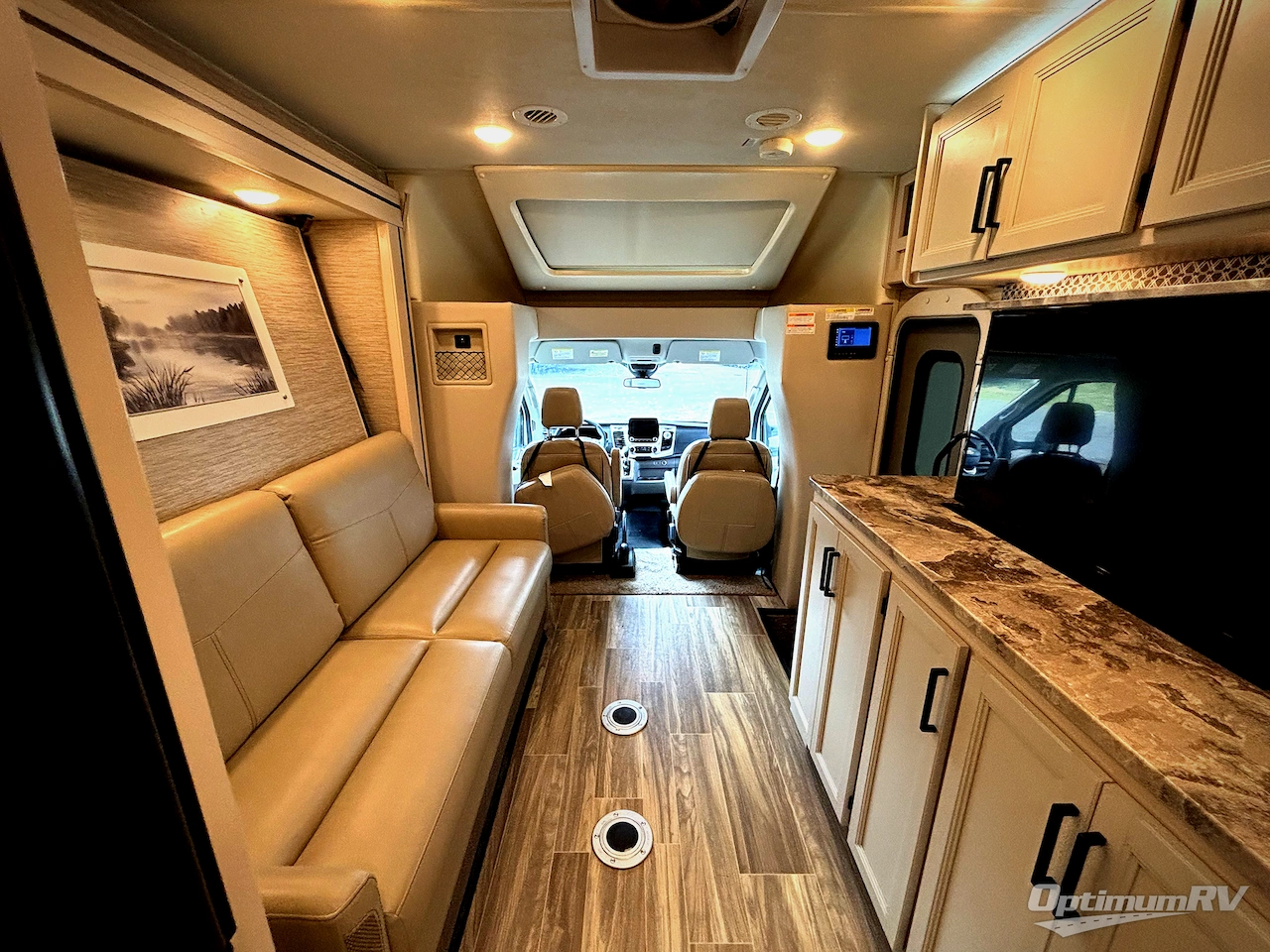 2022 Thor Compass AWD 23TE Photo 5