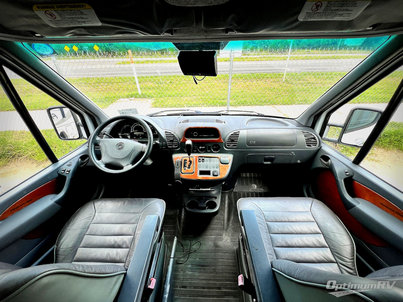 2005 Pleasure-Way Dodge Plateau Plateau TS Photo 7