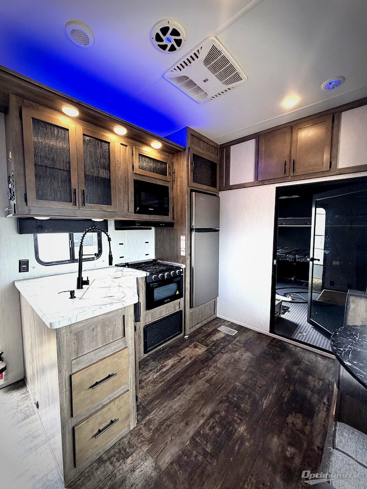 2021 Forest River Cherokee Wolf Pack 315PACK12 Photo 4