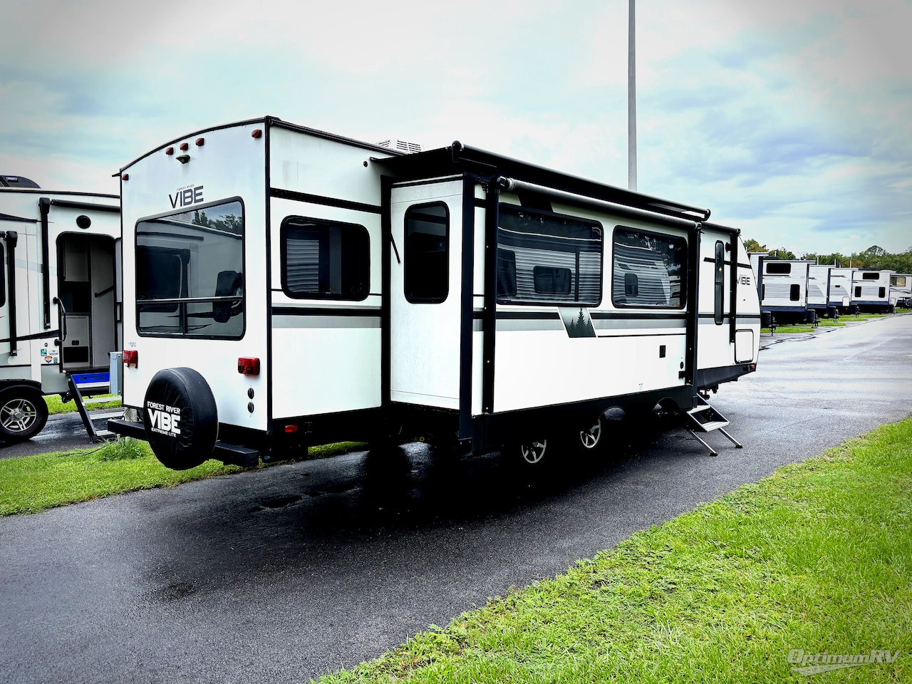 2021 Forest River Vibe 28RL Photo 2