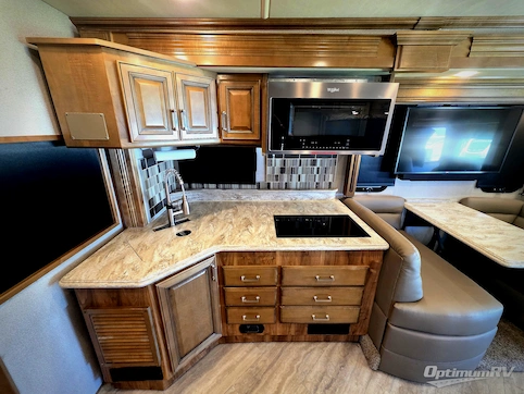 2019 Fleetwood Pace Arrow 35E RV Photo 3
