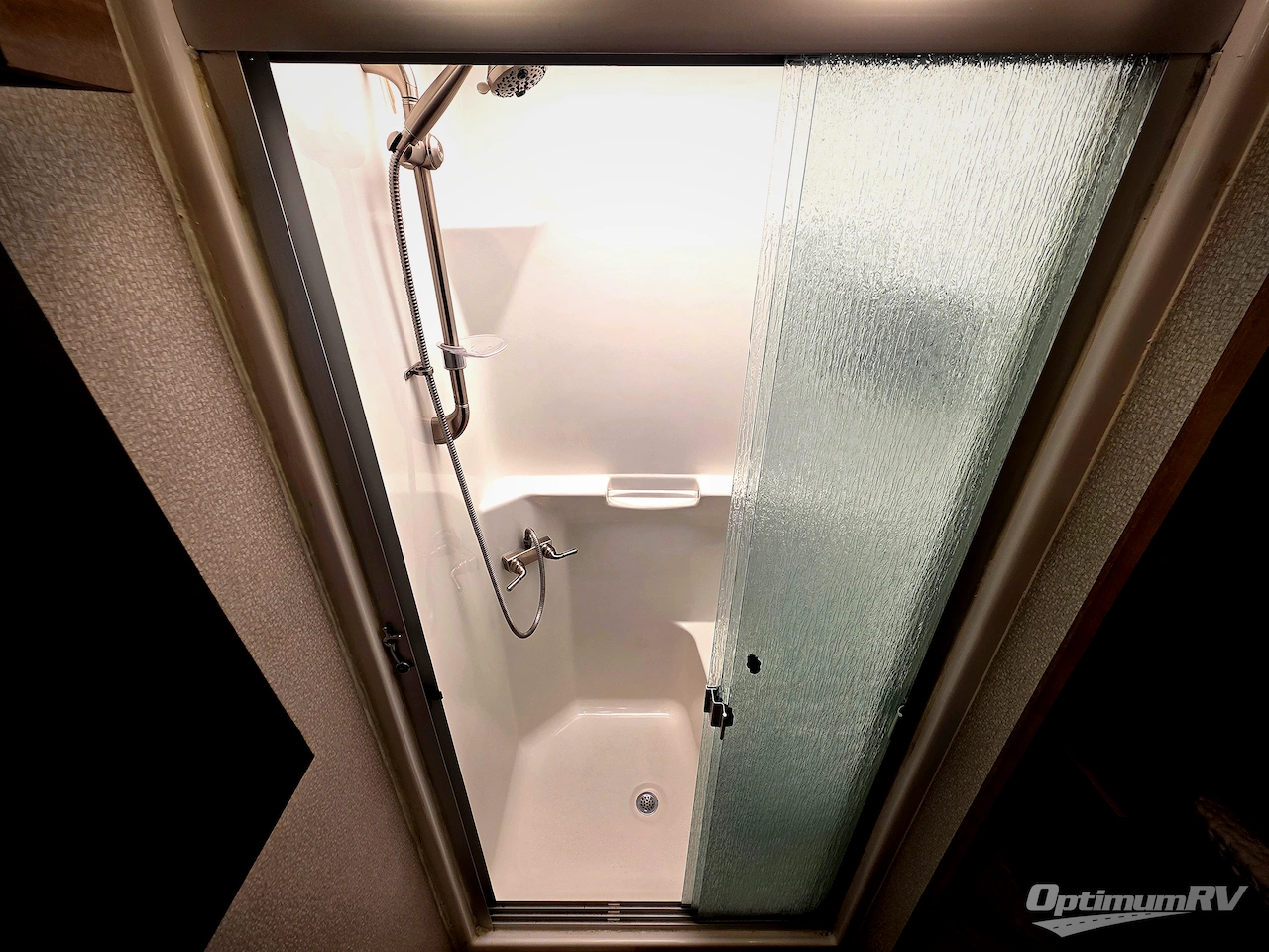 2019 Fleetwood Pace Arrow 35E Photo 16