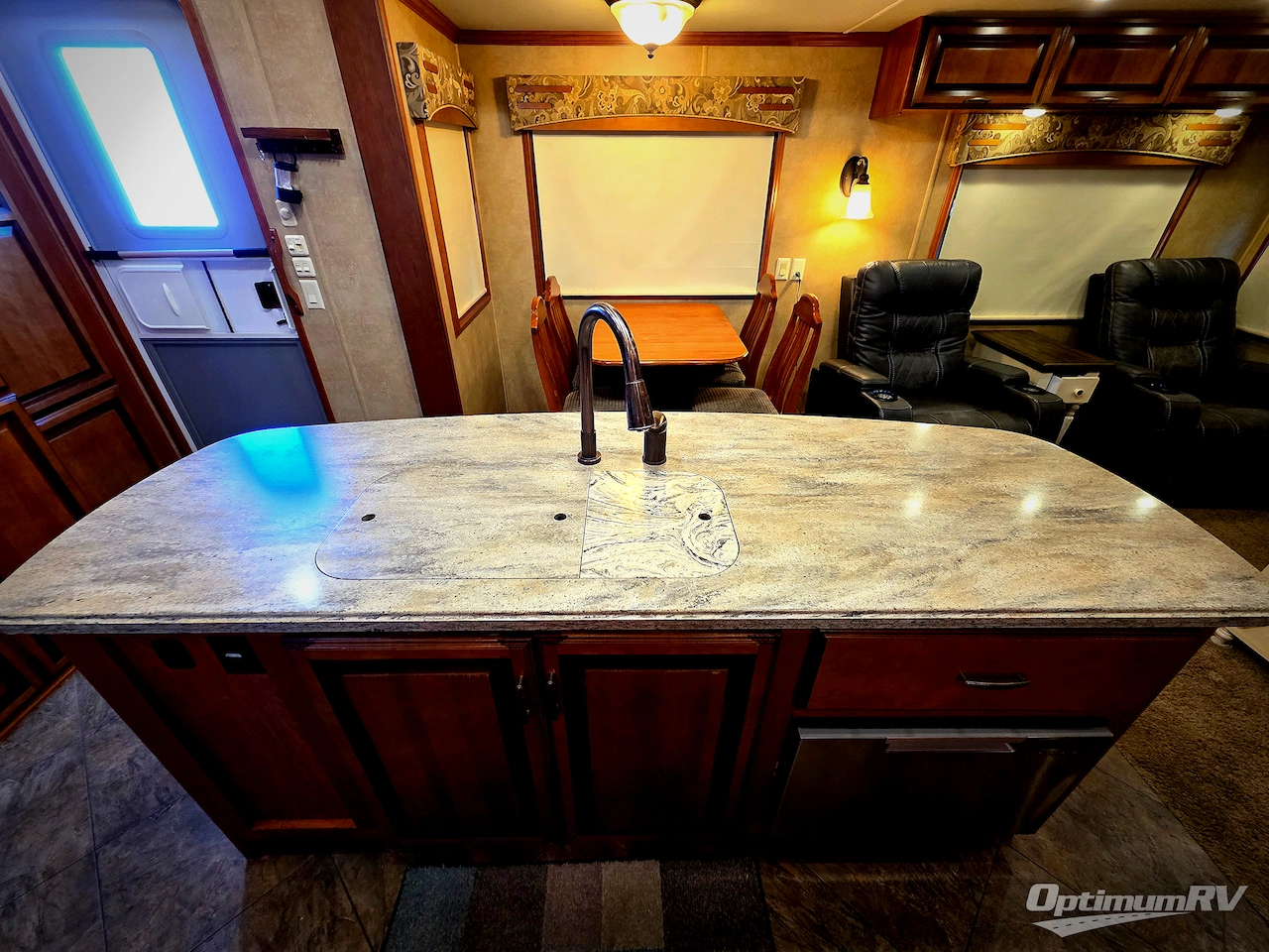 2014 DRV Luxury Suites Mobile Suites 38SKSB3 Photo 14
