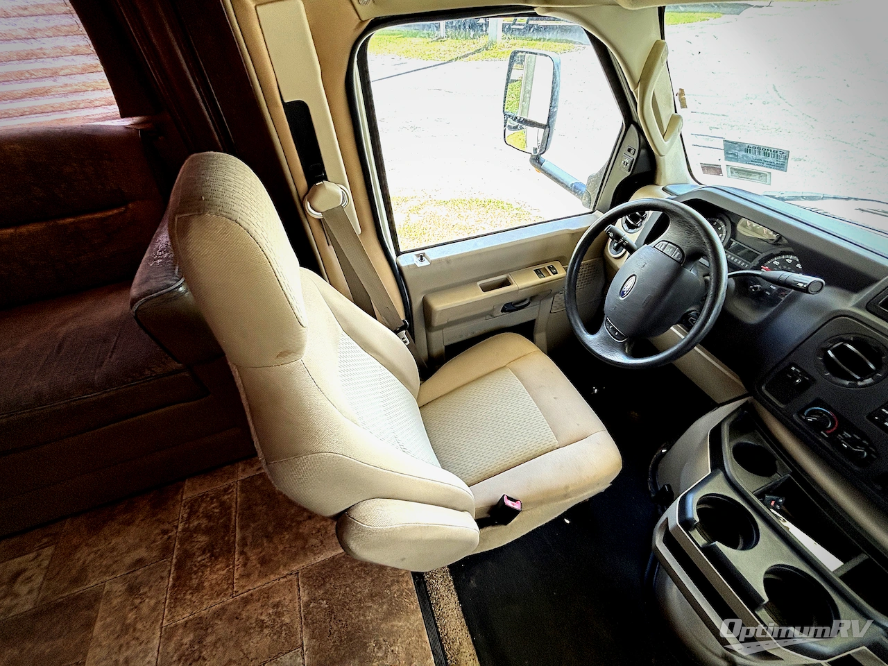2014 Forest River Sunseeker 3170DS Ford Photo 7