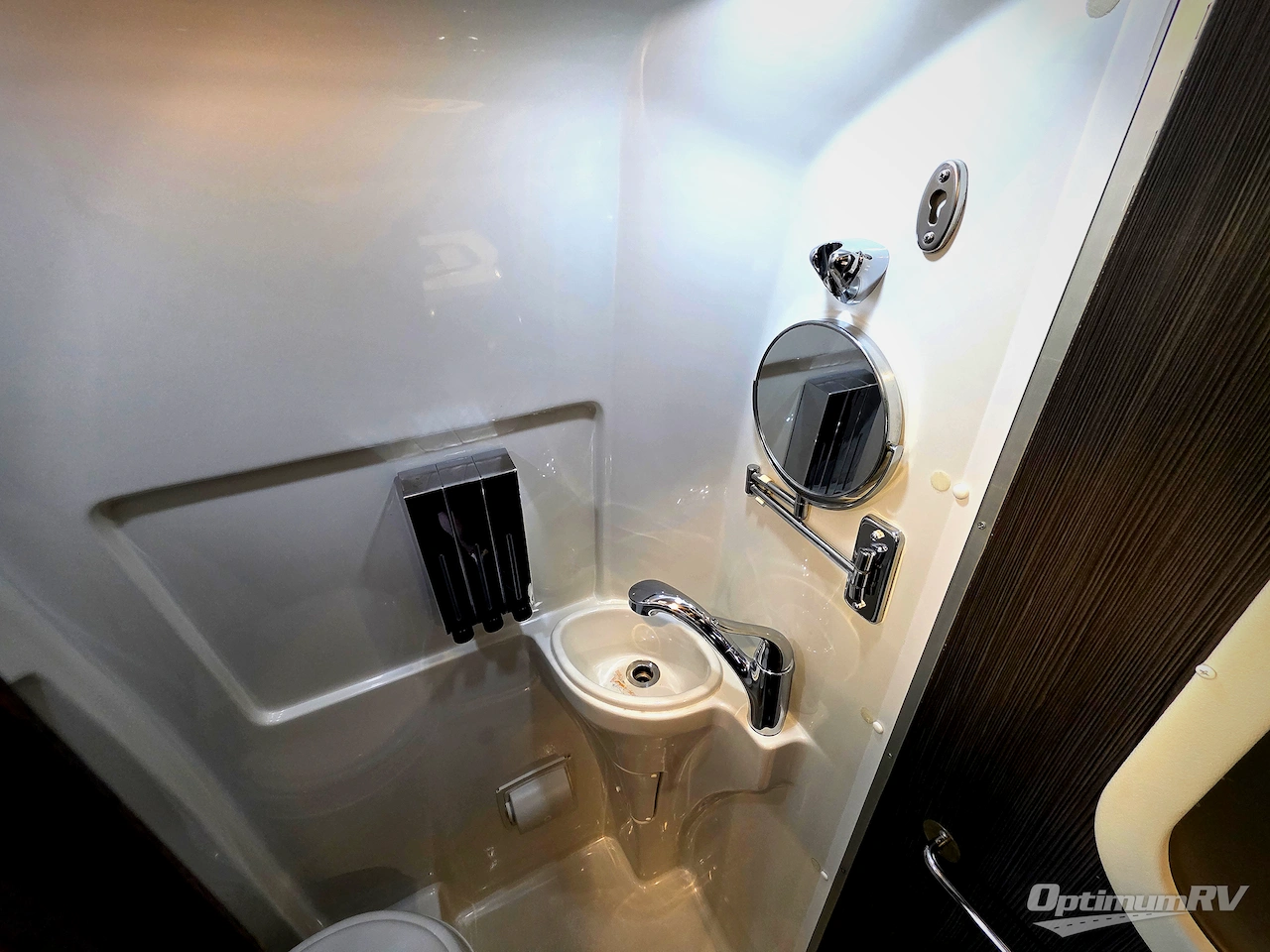 2020 Airstream Interstate Lounge EXT Std. Model Photo 13