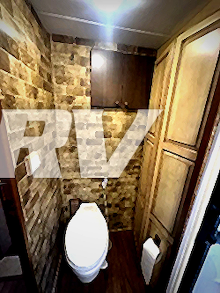 2014 DRV Luxury Suites Mobile Suites Estates 38RSSA Photo 11