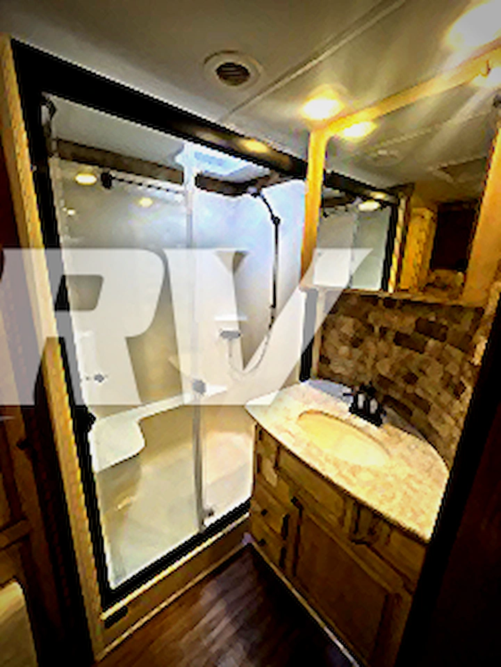2014 DRV Luxury Suites Mobile Suites Estates 38RSSA Photo 12