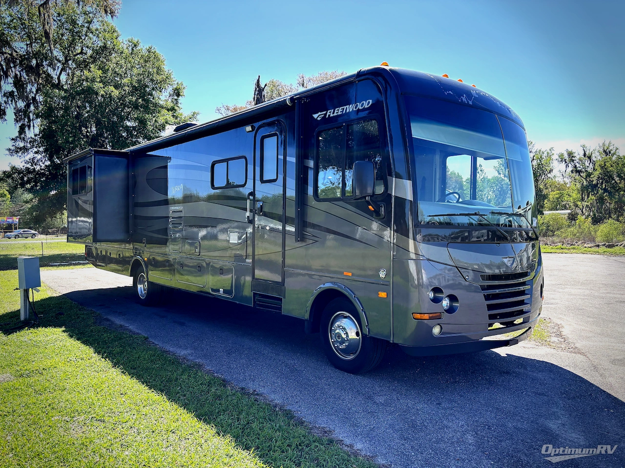 2014 Fleetwood Terra 34E Photo 1