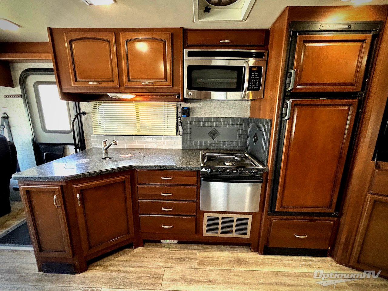 2014 Fleetwood Terra 34E Photo 6