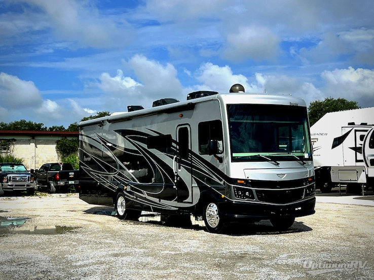 2020 Fleetwood Bounder 33C RV Photo 1