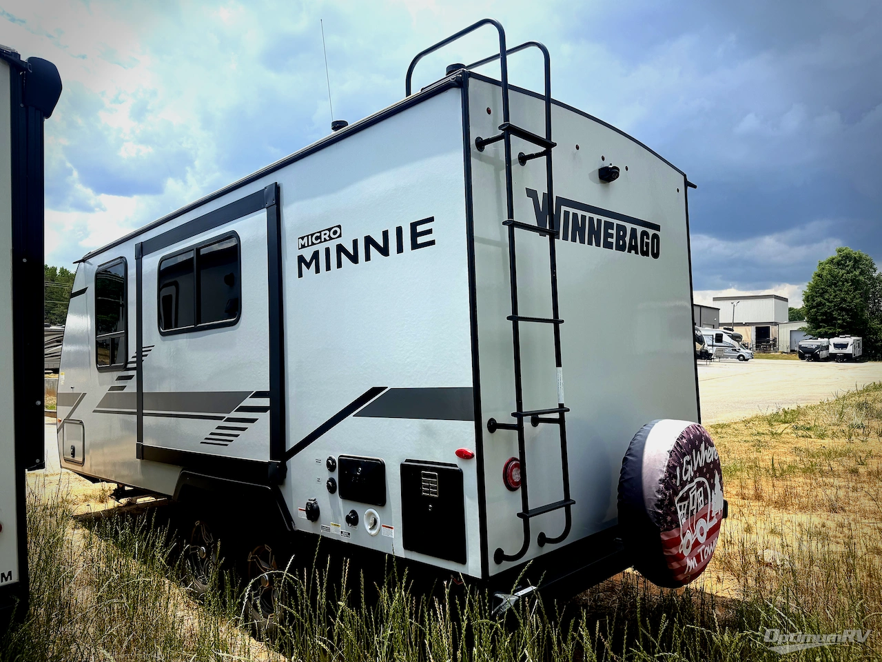 2021 Winnebago Towables Micro Minnie 2108DS Photo 3