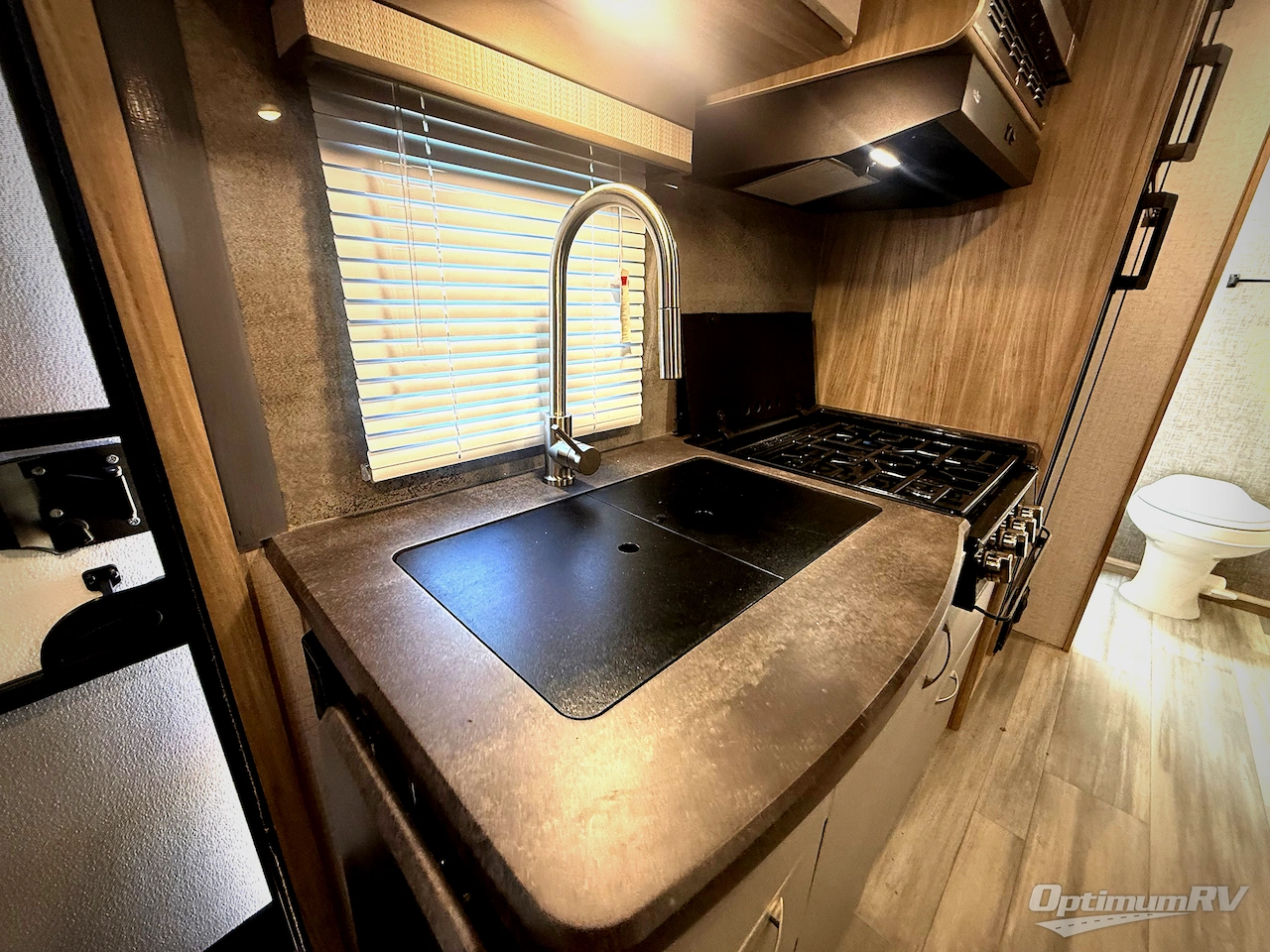 2021 Winnebago Towables Micro Minnie 2108DS Photo 11