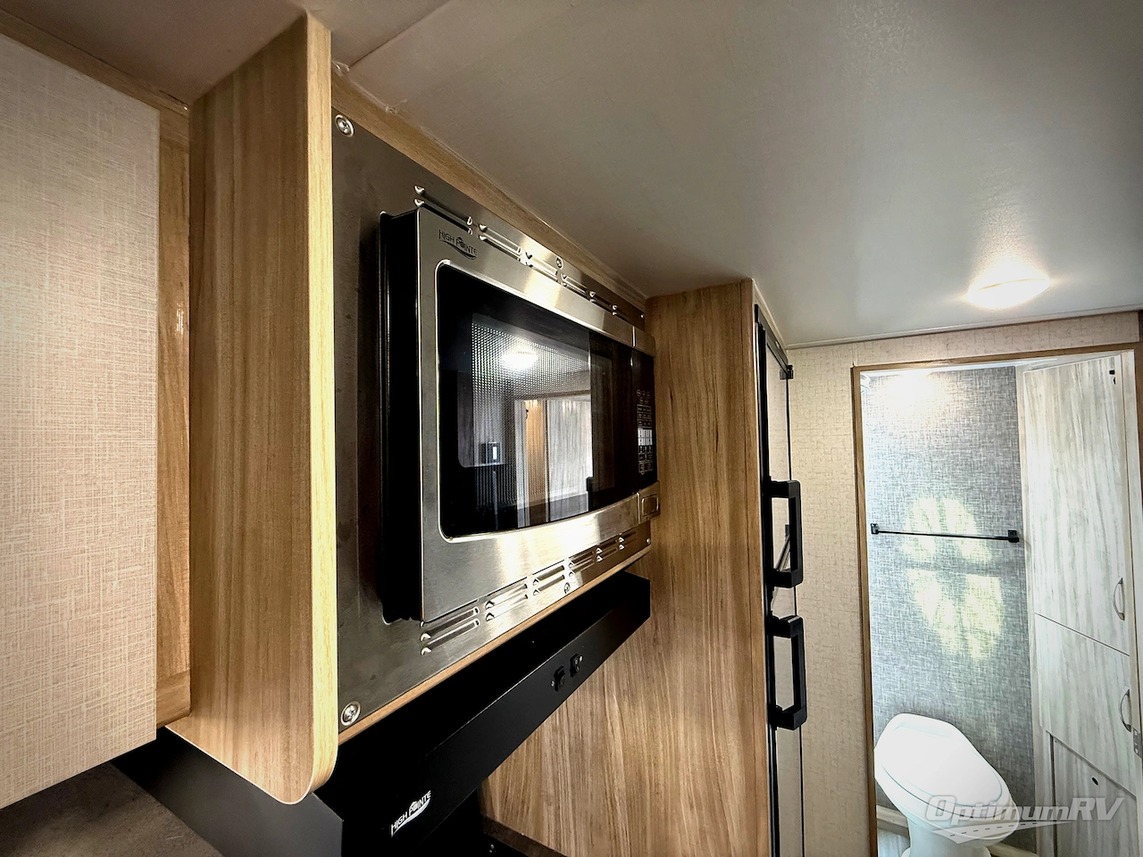 2021 Winnebago Towables Micro Minnie 2108DS Photo 13