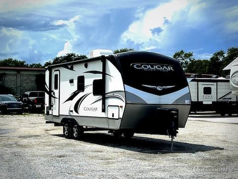 Used 2021 Keystone Cougar Half-Ton 22RBS Featured Photo