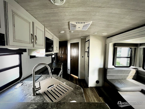 2021 Keystone Cougar Half-Ton 22RBS RV Photo 2