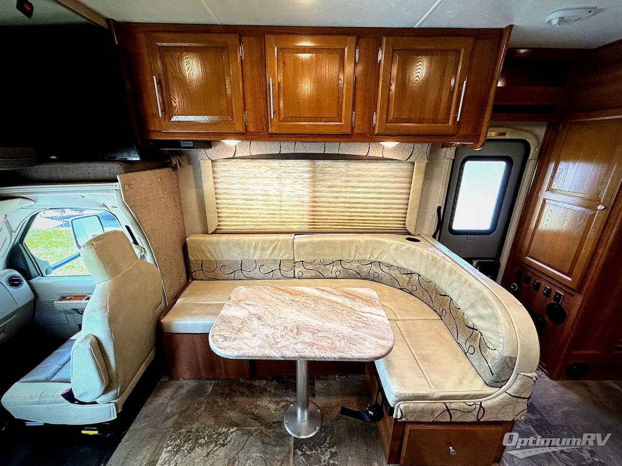 2018 Coachmen Leprechaun 260DS Chevy 4500 Photo 13