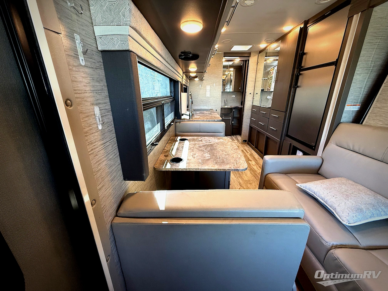 2022 Thor Axis 24.3 Photo 11